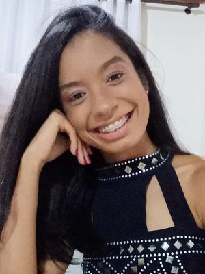 Ana Karolina, 28