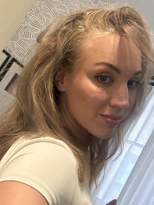 Nathalie, 31