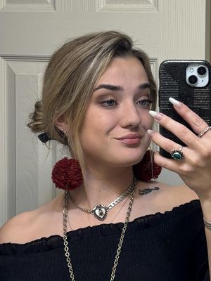 Alaina, 22