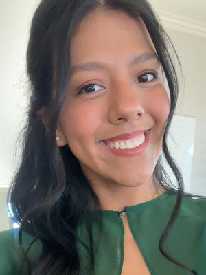 Jennifer, 23
