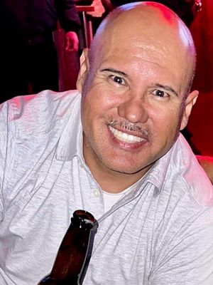 Gil, 52