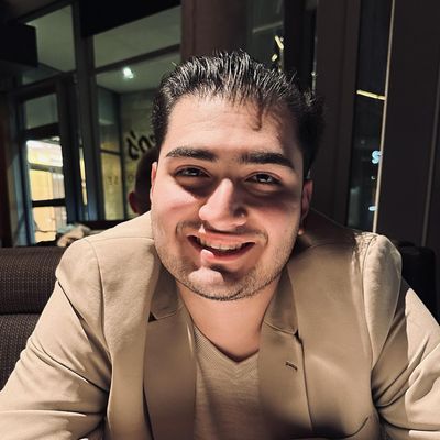 Jorge, 25