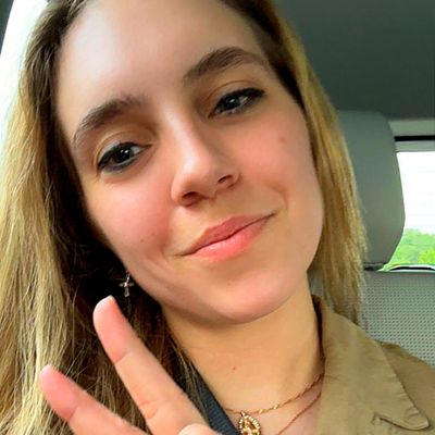 Kaitlyn, 26