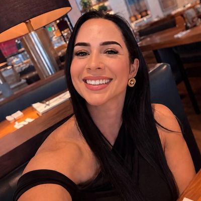 Alicia, 38