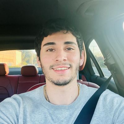 Andy, 27