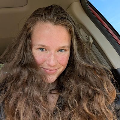 Natalie, 21