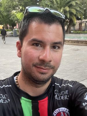 Arturo, 36