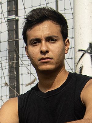 Alejandro, 28