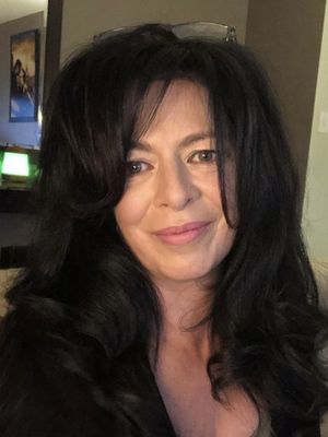 Elizabeth, 48