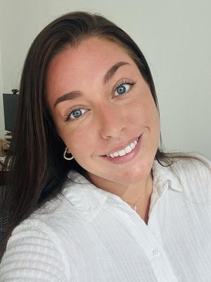 Emma, 31