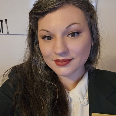 Emily, 35