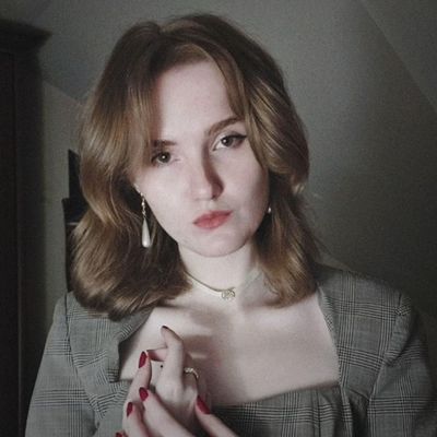 Elizabeth, 23