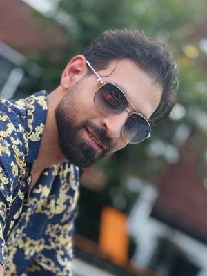 Mohamad, 27