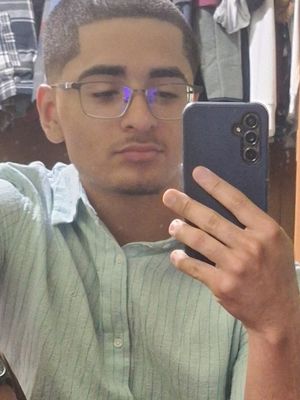 Carlos, 18