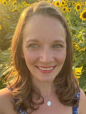 Kate, 39