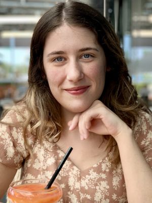 Lucy, 27