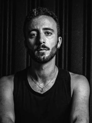 Elia, 35