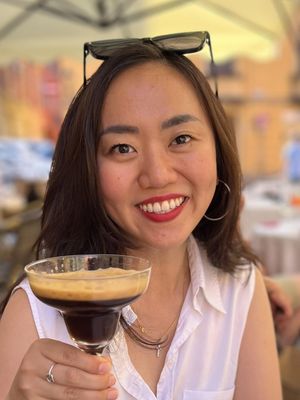 Deviana, 37