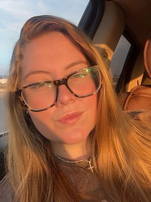 Bri, 23