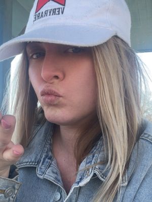 Emma, 30