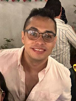 Alan, 32