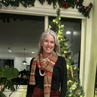 Stephanie, 58