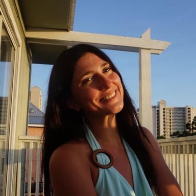 Lauren, 21