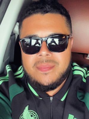 Javi, 40
