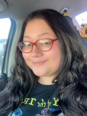 Veronica, 28