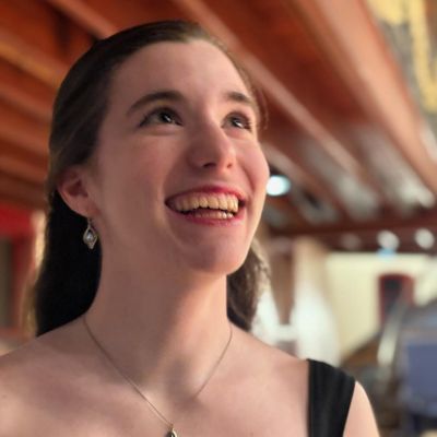 Elizabeth, 22