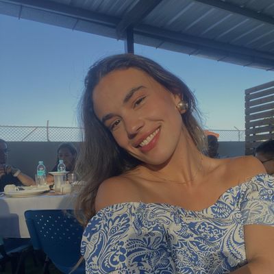 Ariela, 27