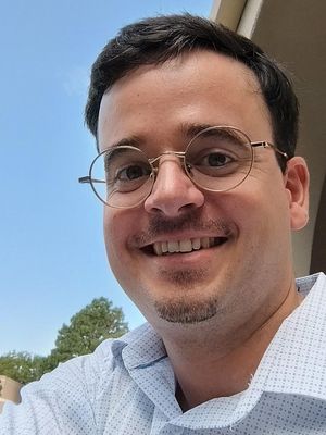 Luis, 31