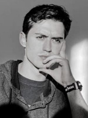 Miguel, 27