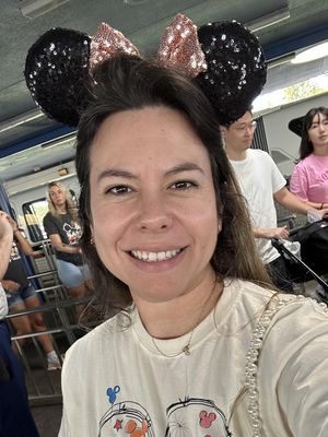 Marcela, 35