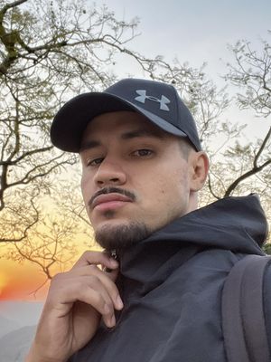 Manuel, 26
