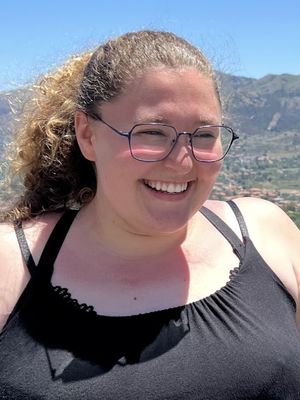 Phoebe, 22