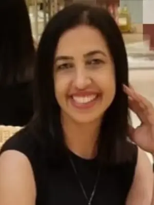 Janaina, 44