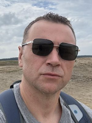Jarek, 46