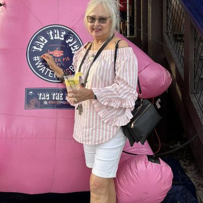 Melanie, 72