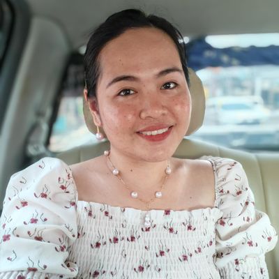 Mona Jane, 32