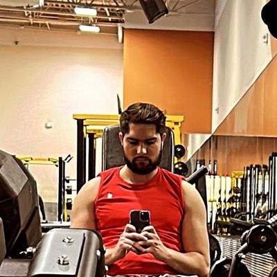 Ben, 28