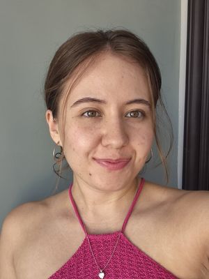 Emily, 28
