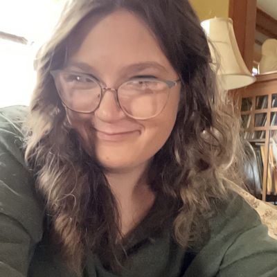 Elizabeth, 25