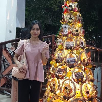 Gabriela, 21