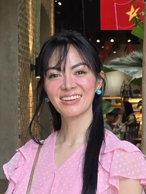 Nikole, 36
