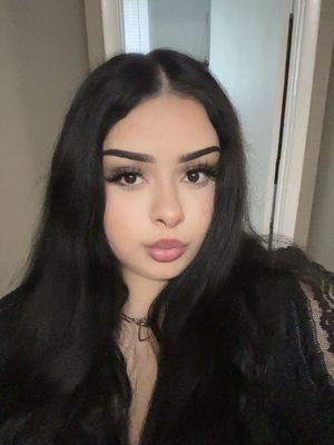 Paola, 23