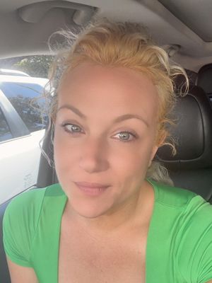 Jaclyn, 43