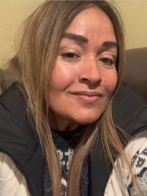 Laura, 49