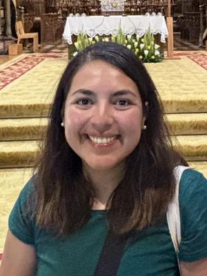 Carmen, 35