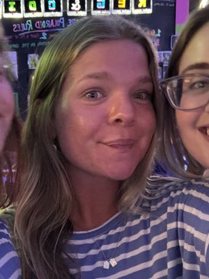 Sara, 22